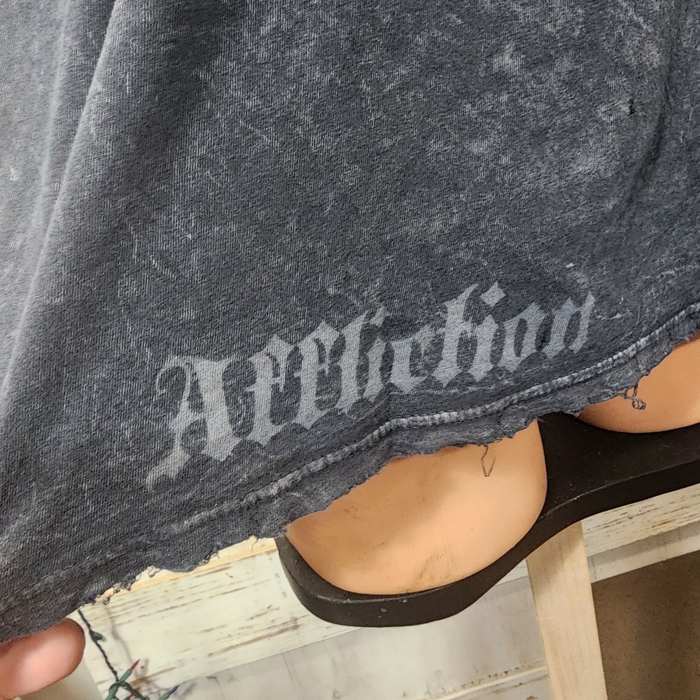 Affliction Gray Black Distressed Seek & Destroy Men's L T-Shirt EUC A18 - Picture 8 of 10